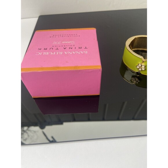 Banana Republic x Trina Turk Enamel Cuff Bracelet Green Gold 2012 Boxed Limited - Picture 4 of 16